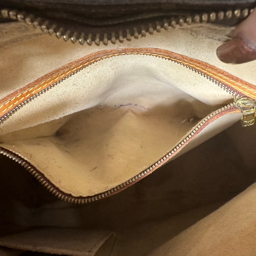 Louis Vuitton Monogram Canvas Looping GM Shoulder Bag - Picture 11 of 15